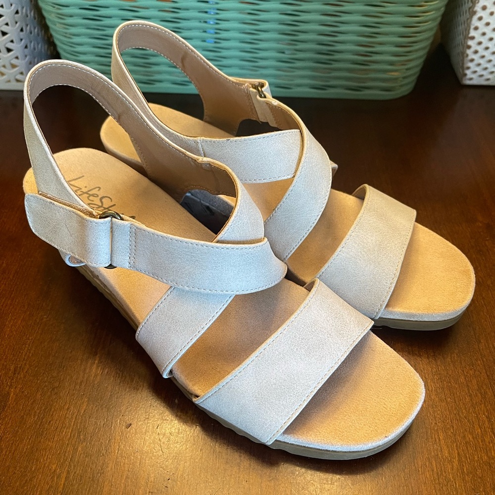Life Stride Women's Sincere Wedge Sandal, Bone Color- SZ 10